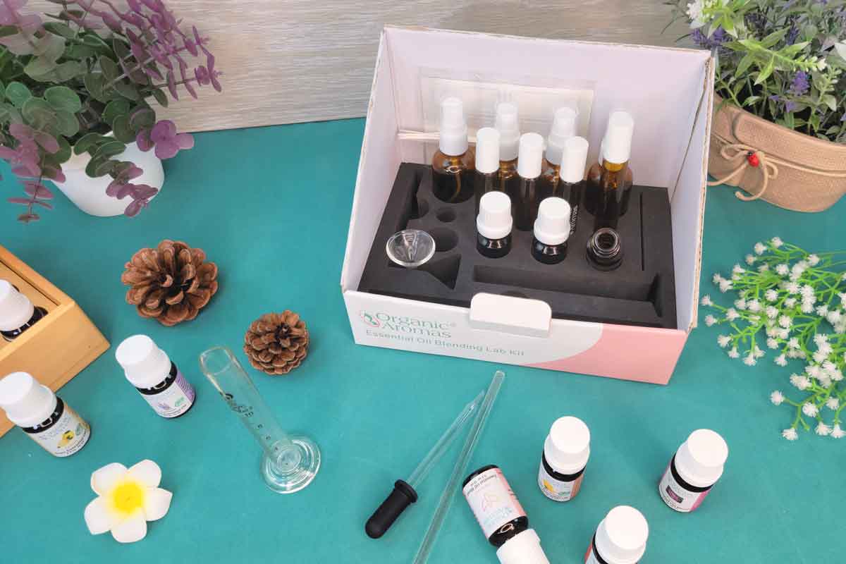 organic aromas blending lab kit
